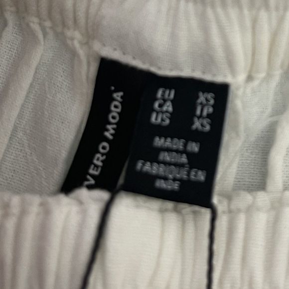 Vero Moda Maya Skirt in Snow White/Venus Flow Print New with tags - Picture 4 of 5